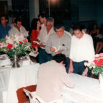 Jackson-Rubem-autografando-o-livro-IRECÊ-UM-PEDAÇO-HISTÓRICO-DA-BAHIA-para-os-presentes