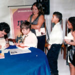 Jackson-Rubem-autografando-seu-livro-IRECÊ-HISTÓRIA,-CASOS-E-LENDAS,-2-edição-para-crianças-presentes-no-evento---foto-13