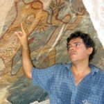 Jackson-Rubem-durante-pesquisa-histórica-em-gruta-com-Arte-Rupestre