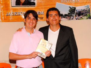 Jackson-Rubem-e-o-deputado-Pedro-Tavares-presente-no-lançamento-do-livro-LAPÃO-CEM-ANOS-DE-HISTÓRIA